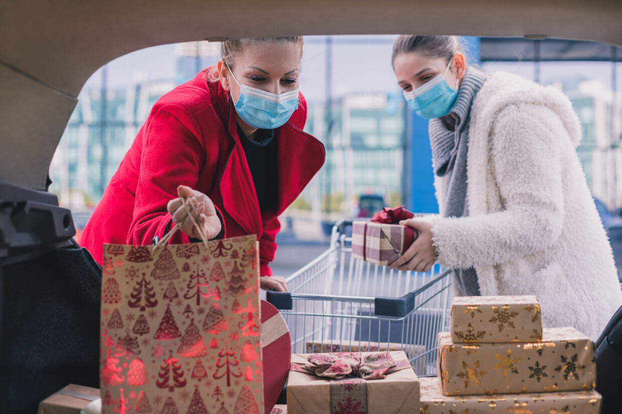 7 Ways to Score the Best Holiday Deals This Year